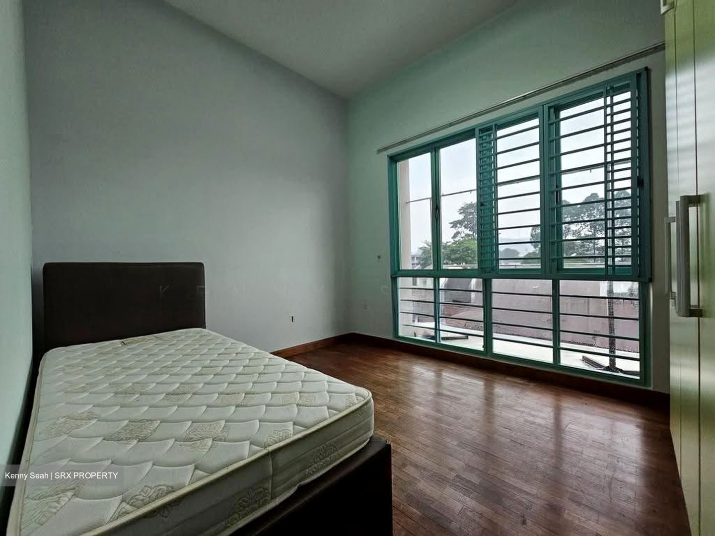 Hazel Park Condominium (D23), Condominium #618154811